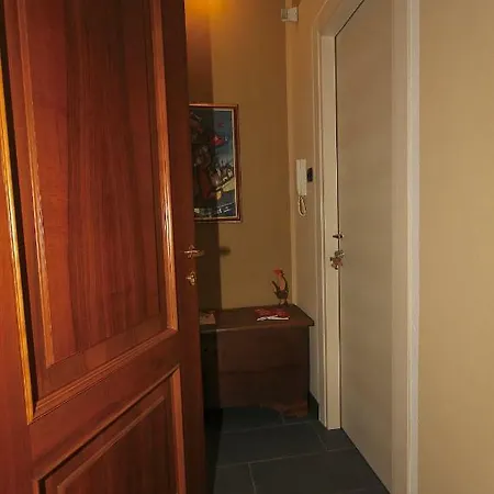 L'envers Apartment